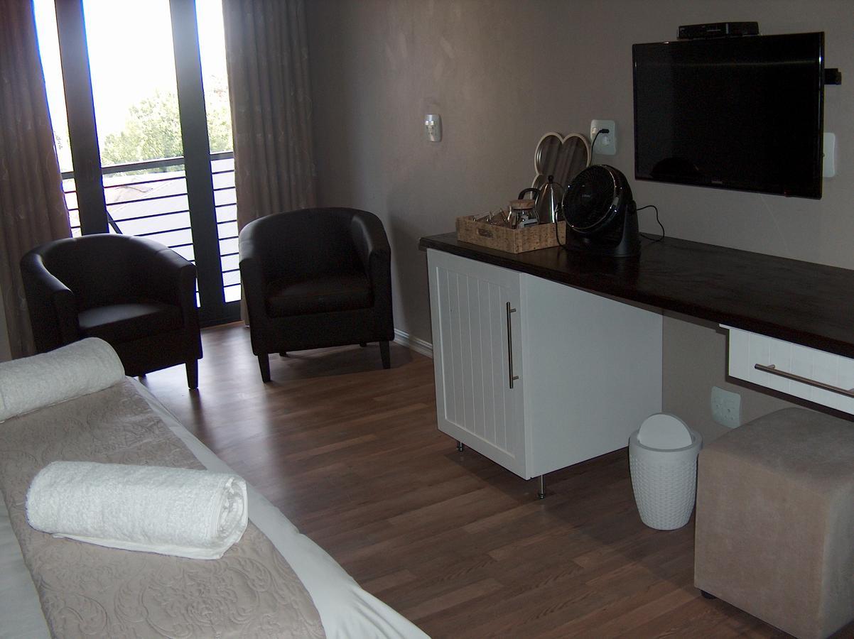 The Courtyard Guest House 克拉伦斯 外观 照片